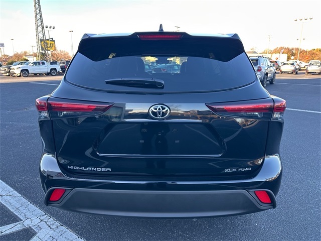 2026 Toyota Highlander XLE XSE Platinum Limited photo 4