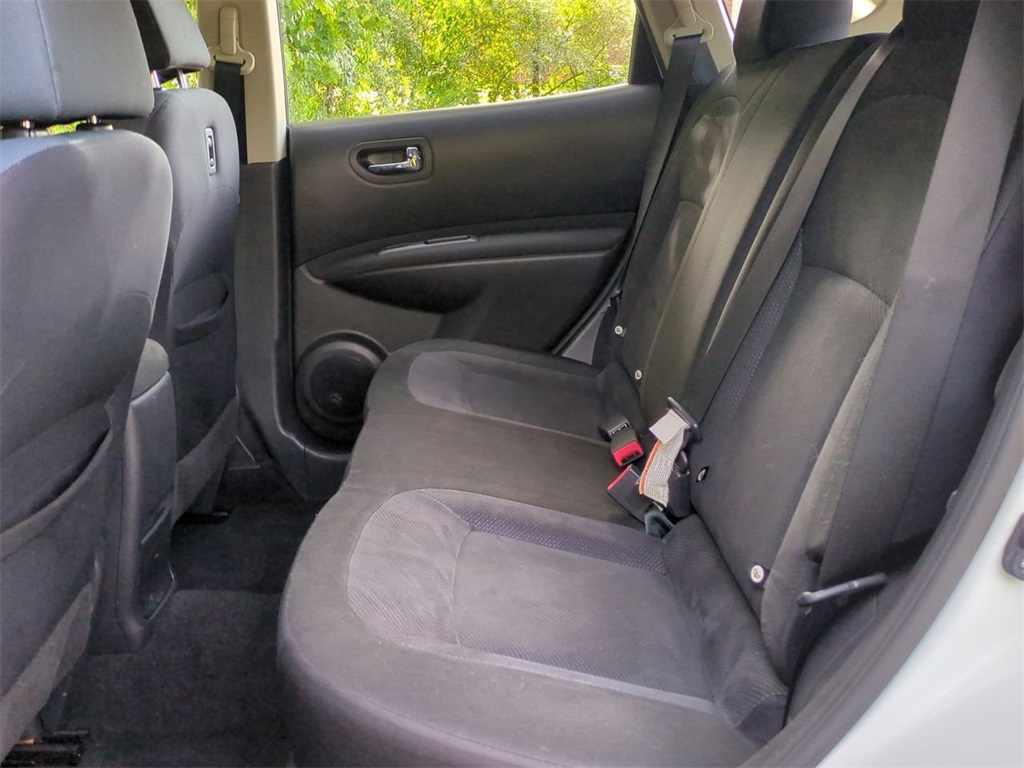 2014 Nissan Rogue Select S photo 22