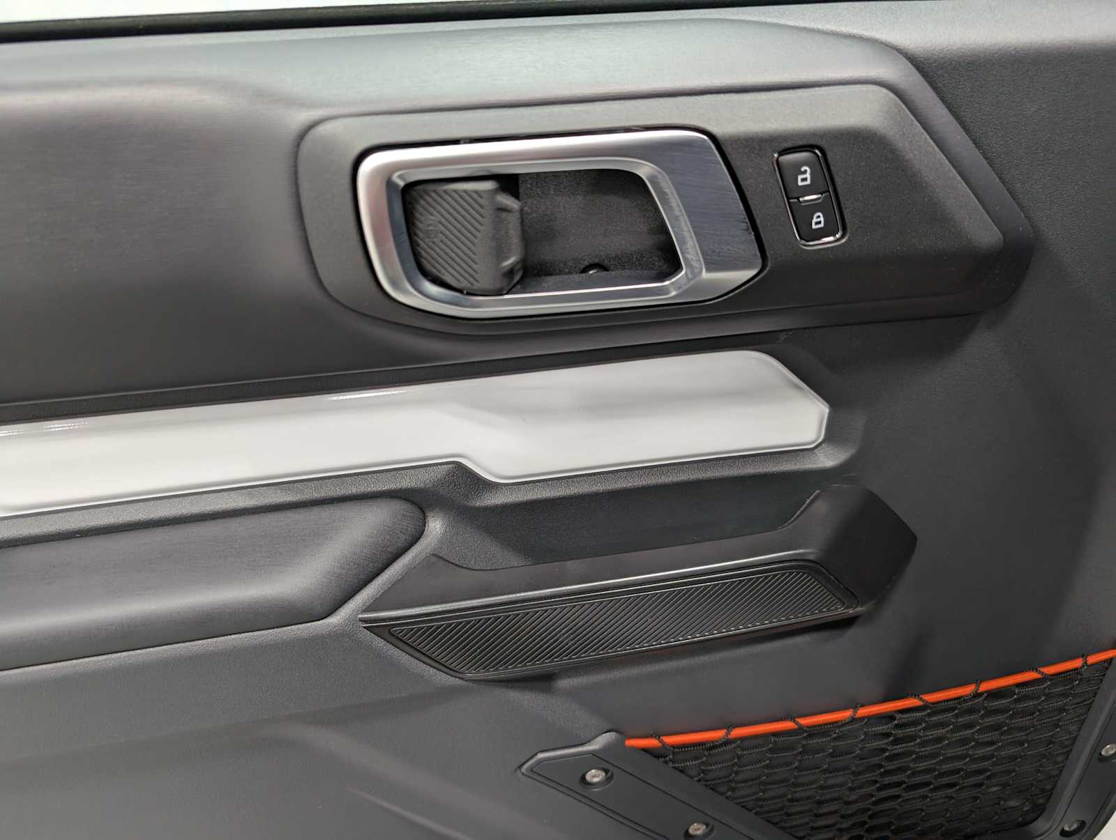 2025 Ford Bronco First Edition photo 32