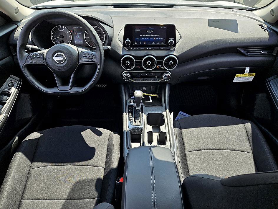 2025 Nissan Sentra S photo 10