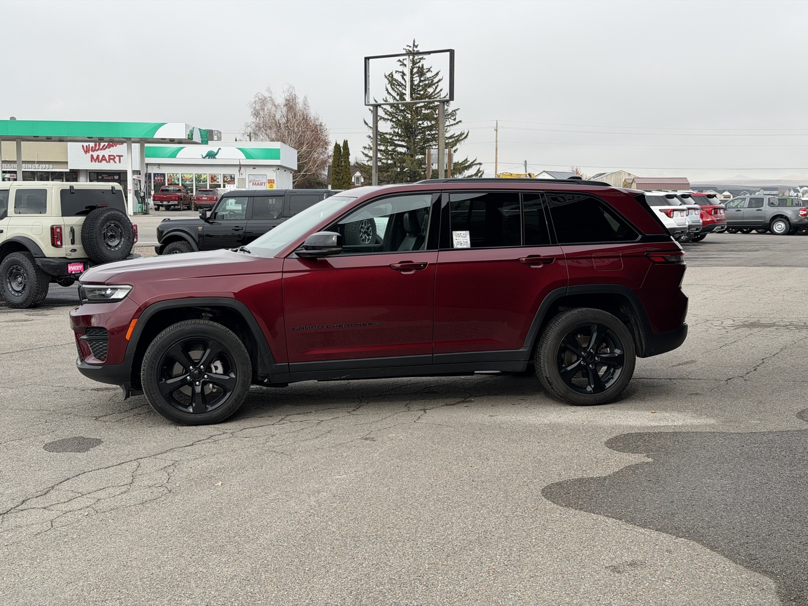 2023 Jeep Grand Cherokee Altitude photo 4