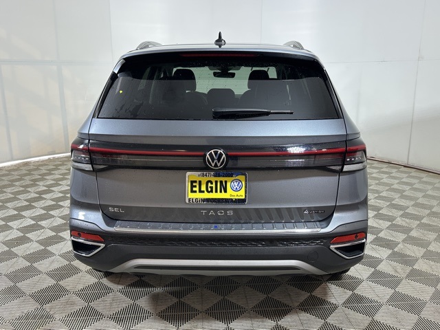 2025 Volkswagen Taos SEL photo 6