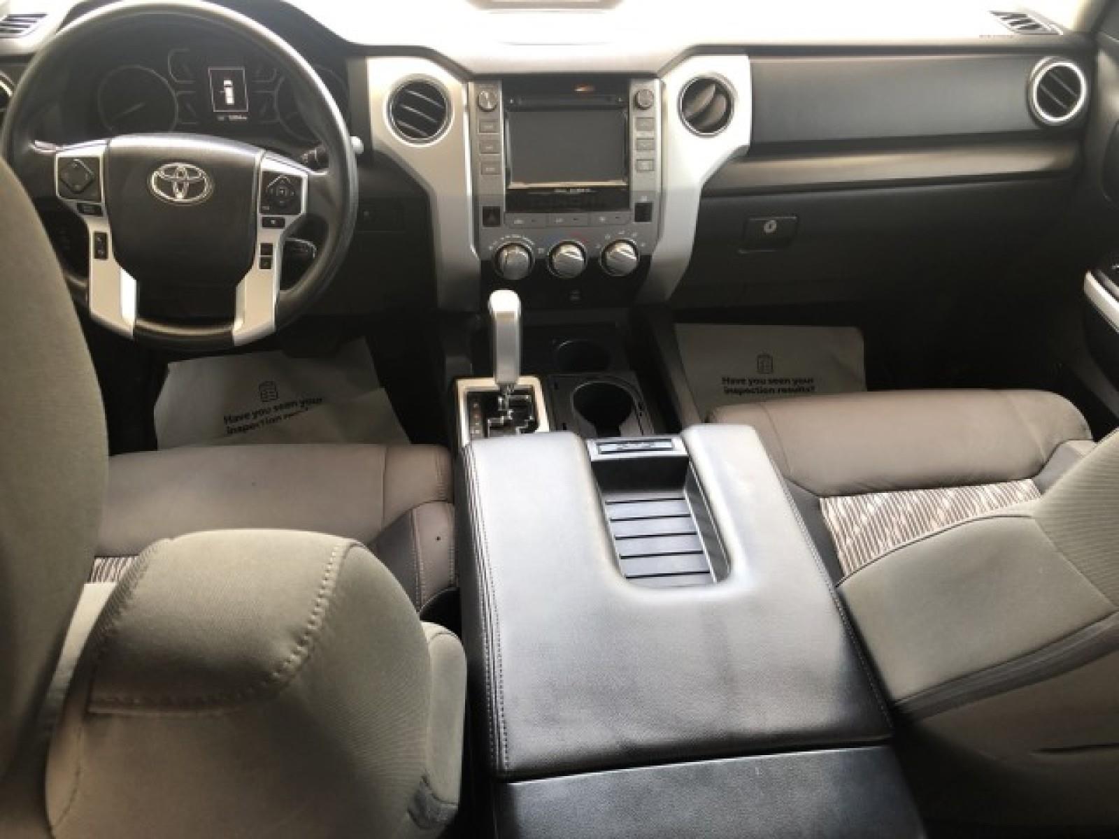 2019 Toyota Tundra SR5 CrewMax photo 9