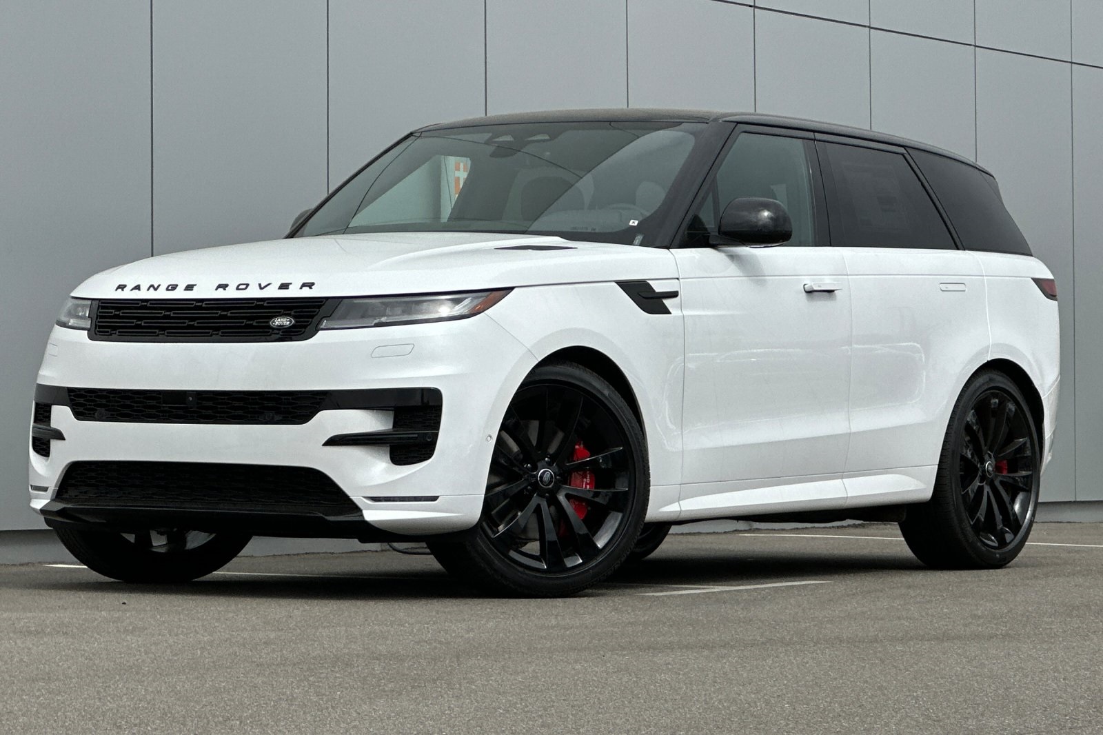 2025 Land Rover Range Rover Sport SE photo 2