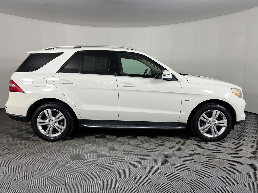 2012 Mercedes Benz ML 350 4MATIC photo 2
