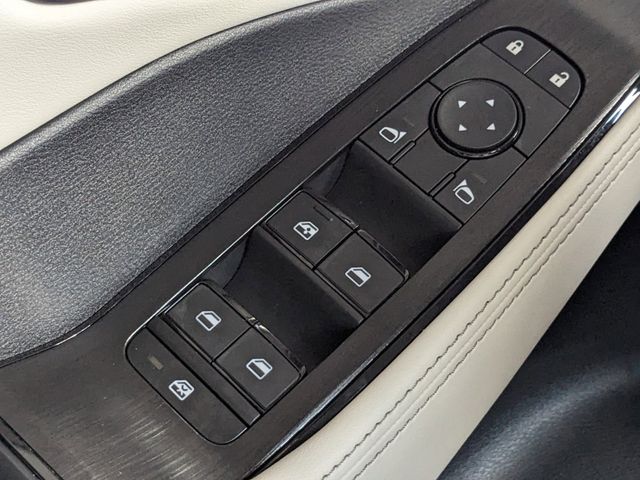 2025 Nissan Rogue SV photo 21