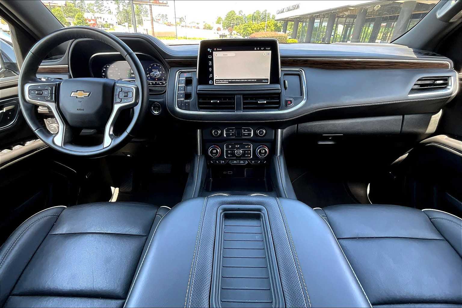 2024 Chevrolet Suburban Premier photo 15