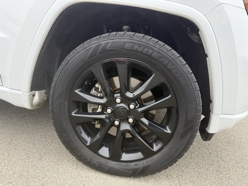 2021 Jeep Grand Cherokee Laredo X photo 4