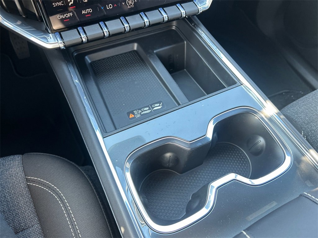 2026 GMC ACADIA - Image 24