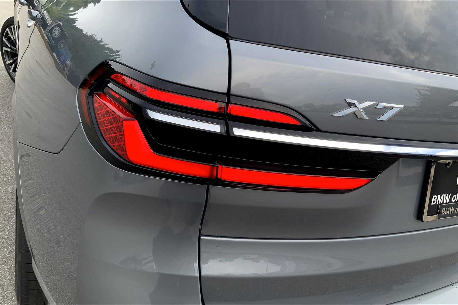 New 2026 Skyscraper Grey Metallic BMW xDrive40i image 14