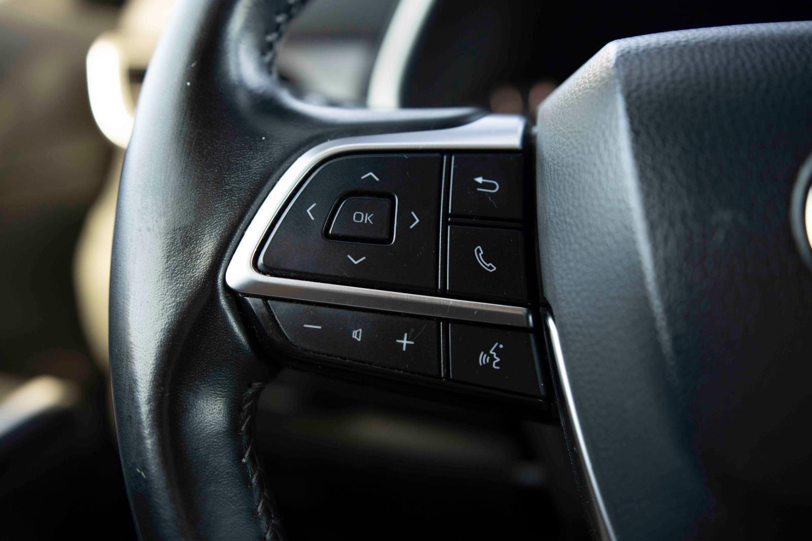 2021 Toyota Highlander XLE photo 5