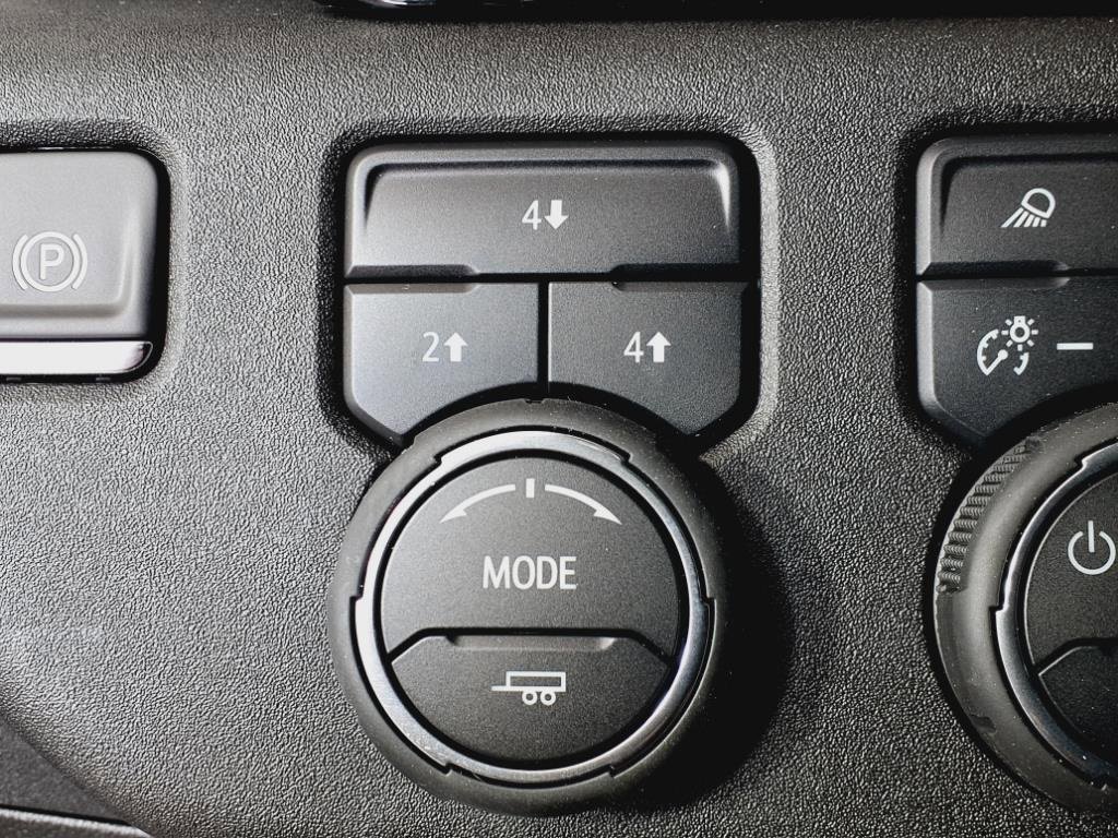 2025 Chevrolet Silverado 2500HD LT photo 4