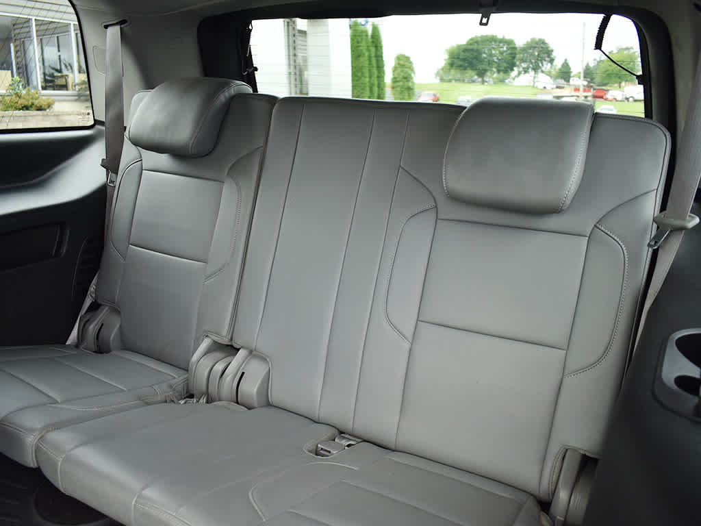 2016 Chevrolet Tahoe LT photo 3
