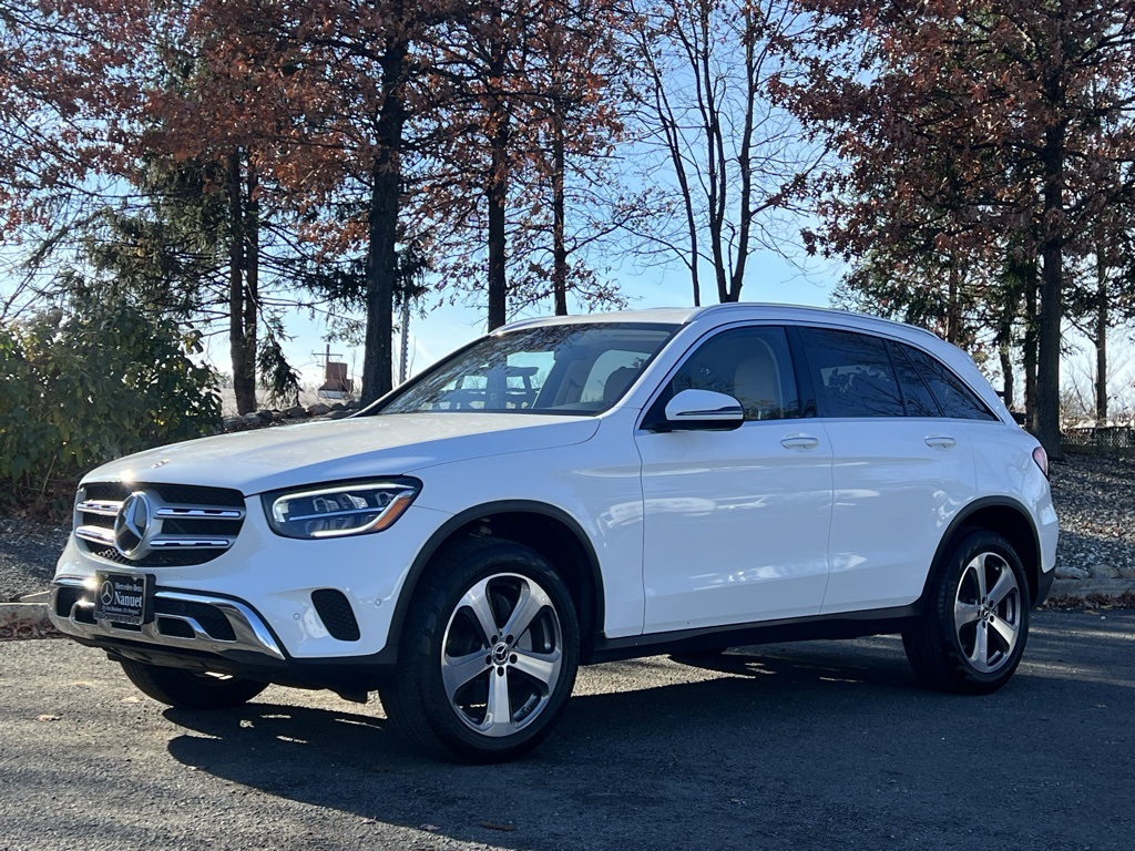 2022 Mercedes-Benz GLC GLC300's photo