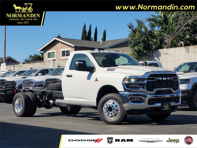 2025 RAM Ram 3500 Chassis Cab Tradesman's photo