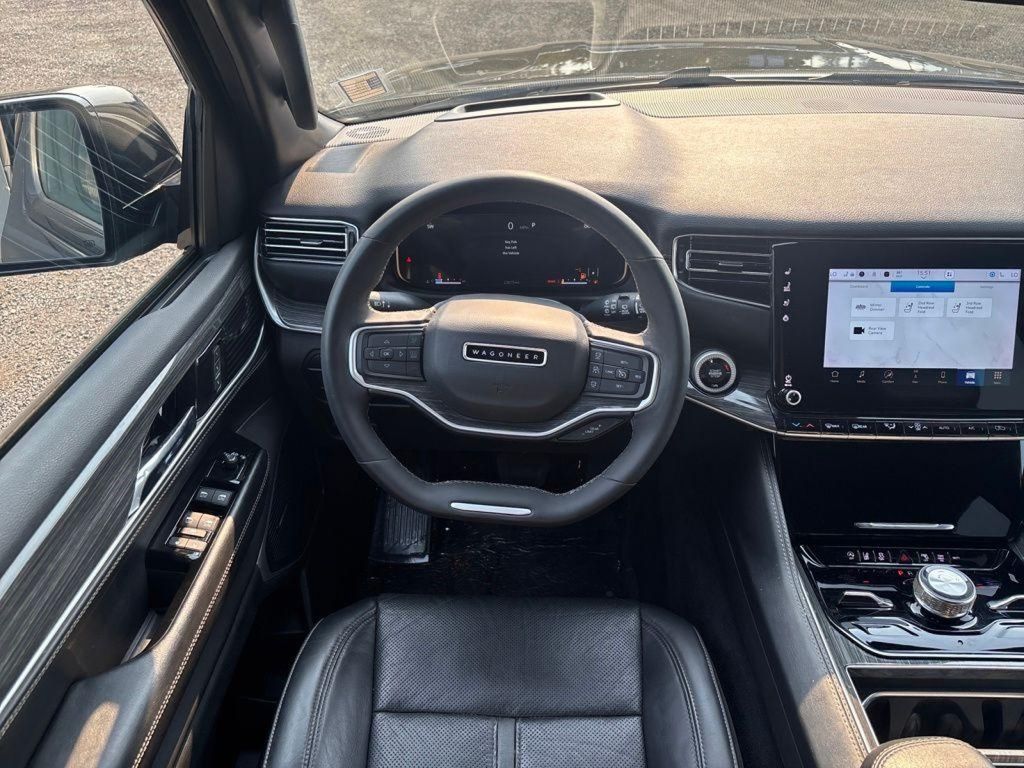 2022 Jeep Wagoneer Series III photo 12