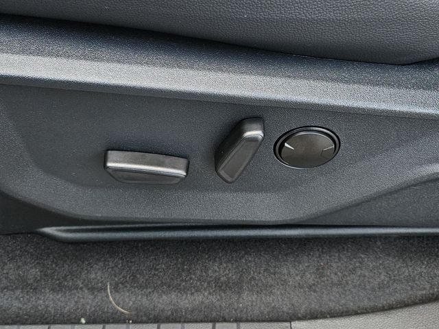 2025 Ford F-150 Lariat photo 25
