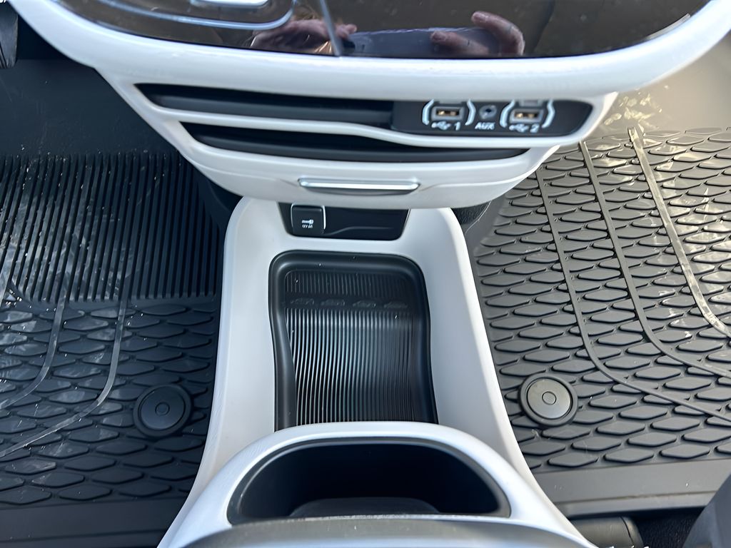 2024 Chrysler Pacifica Touring L photo 12
