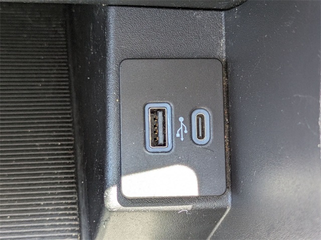 2023 Ford Edge SEL photo 18