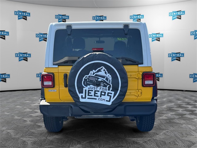 2021 Jeep Wrangler Islander photo 3