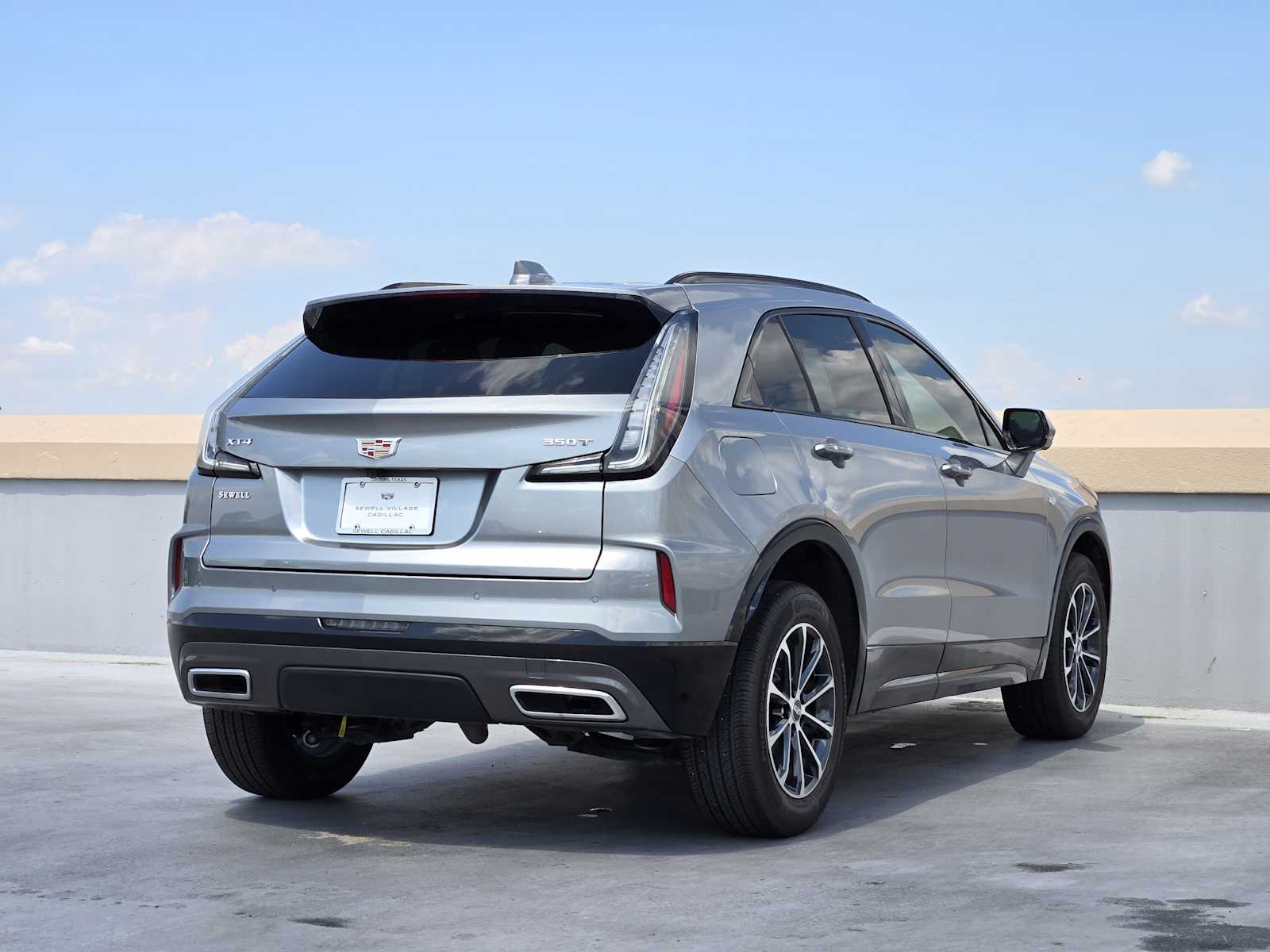 2025 Cadillac XT4 Sport photo 4