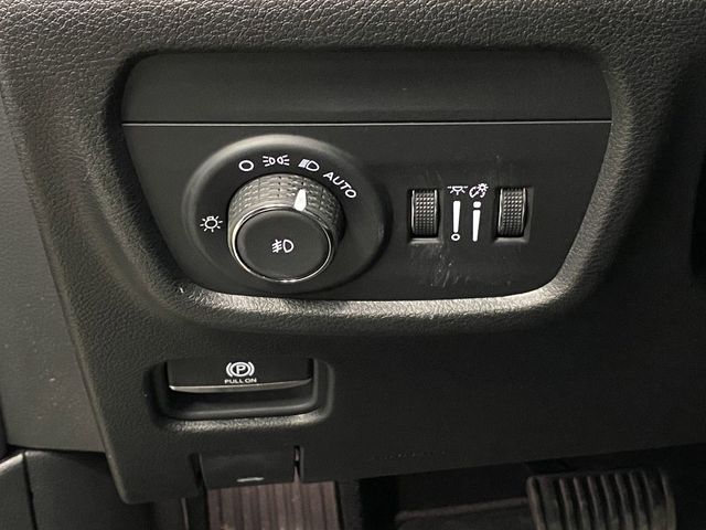 2025 Jeep Grand Cherokee Limited photo 25