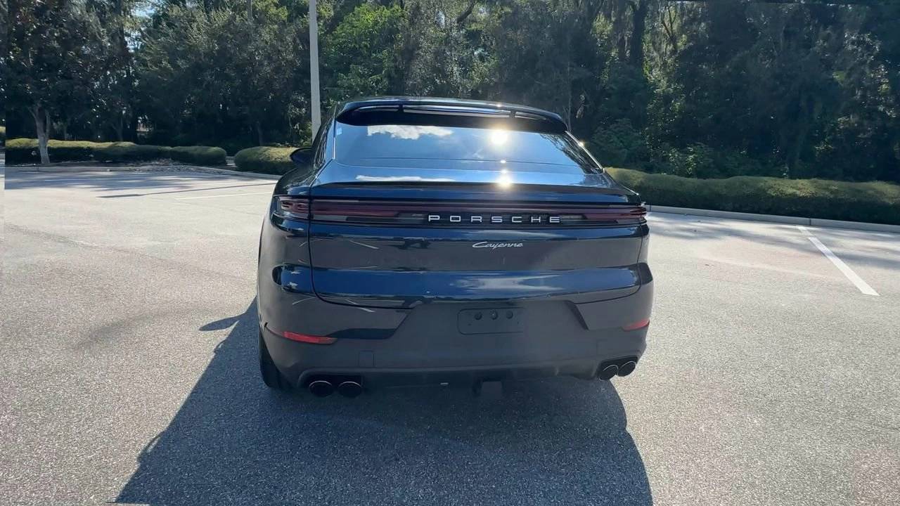 2025 Porsche Cayenne Coupe photo 7