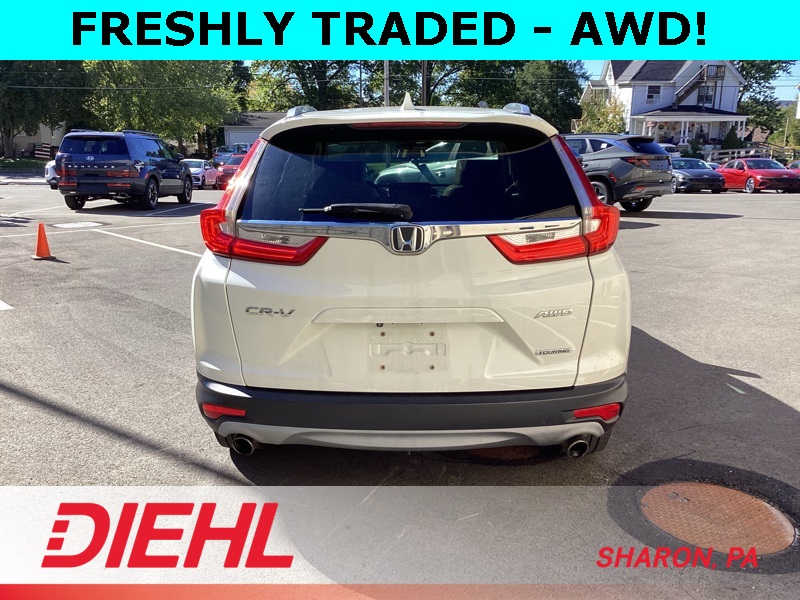 2017 Honda CR-V Touring photo 4