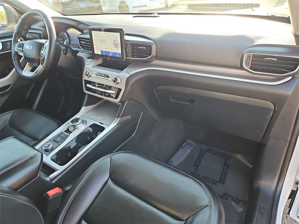 2024 Ford Explorer XLT photo 31