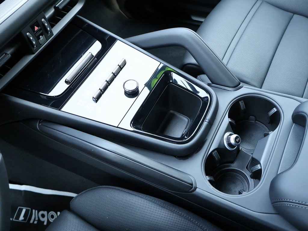 2025 Porsche Cayenne Coupe S photo 22