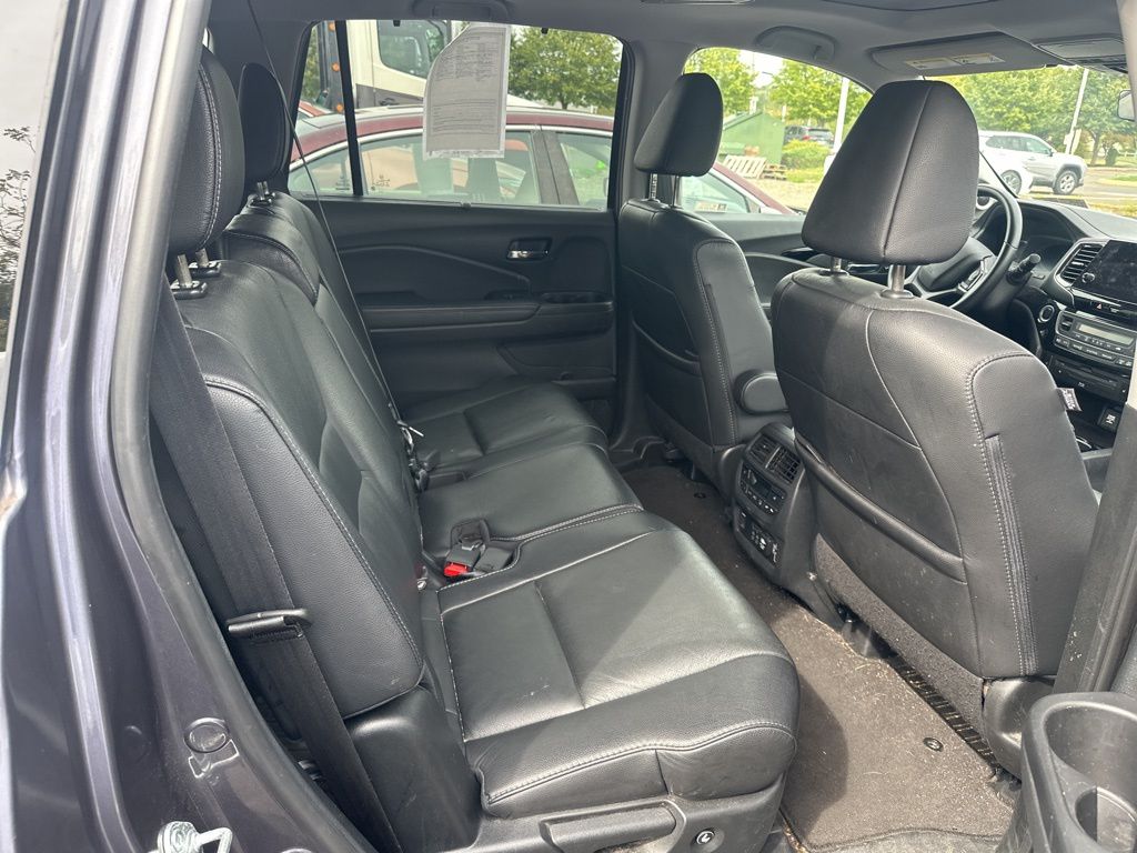 2021 Honda Pilot Touring photo 8