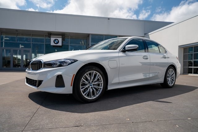 2024 BMW 330e xDrive 330e xDrive