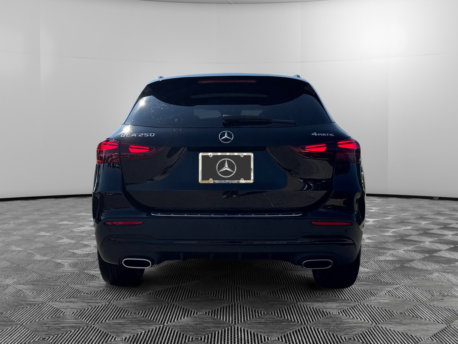2026 Mercedes Benz GLA 250 4MATIC photo 4
