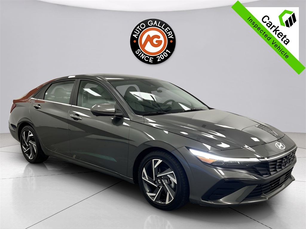 2024 Hyundai Elantra Limited's photo