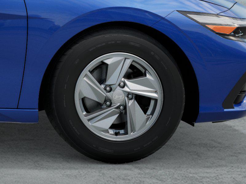 2025 Hyundai Elantra SE photo 8