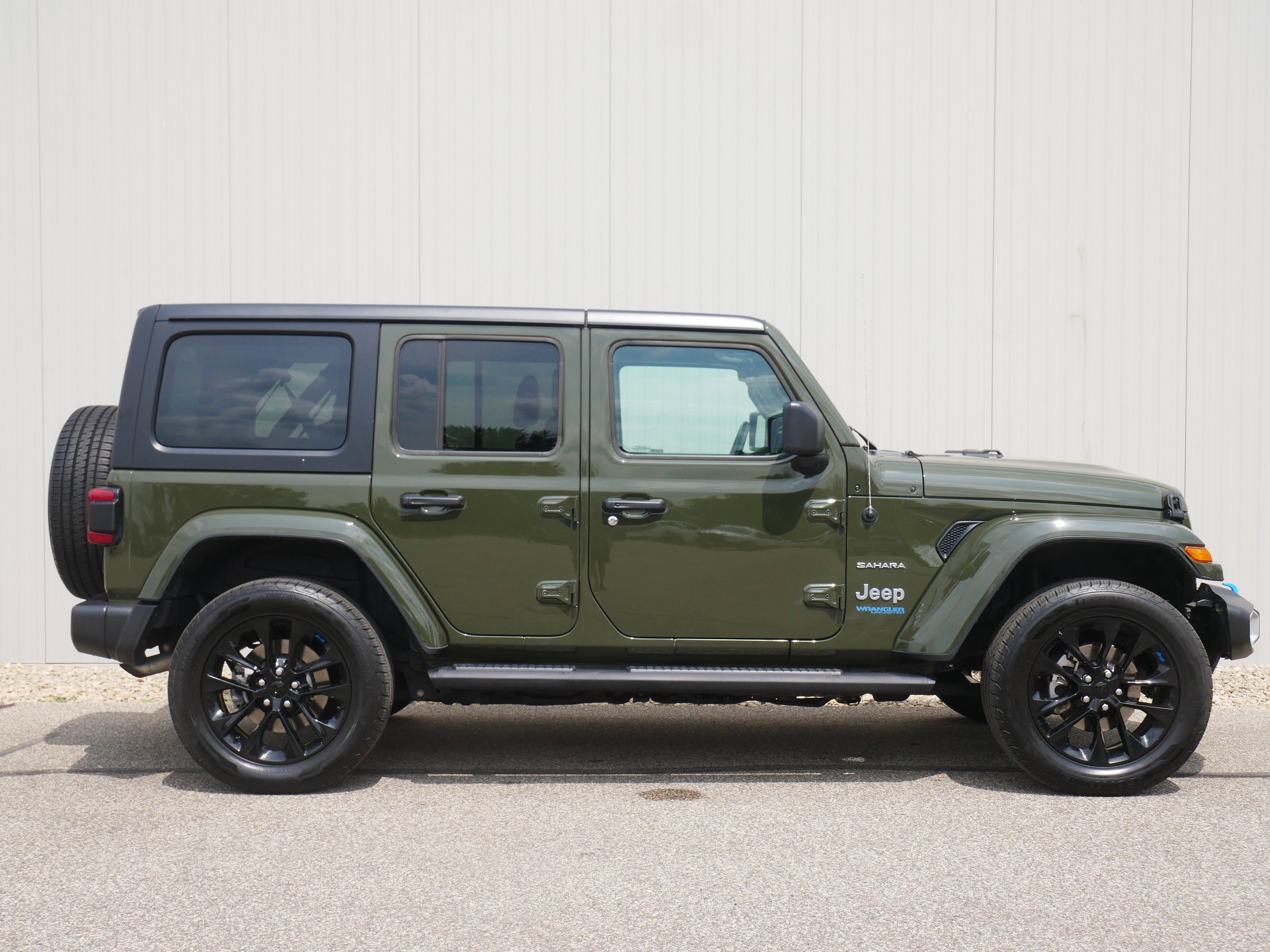 2022 Jeep Wrangler 4xe Unlimited Sahara photo 6