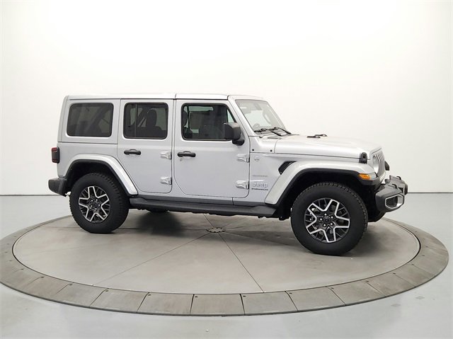 2024 Jeep Wrangler Sahara photo 8