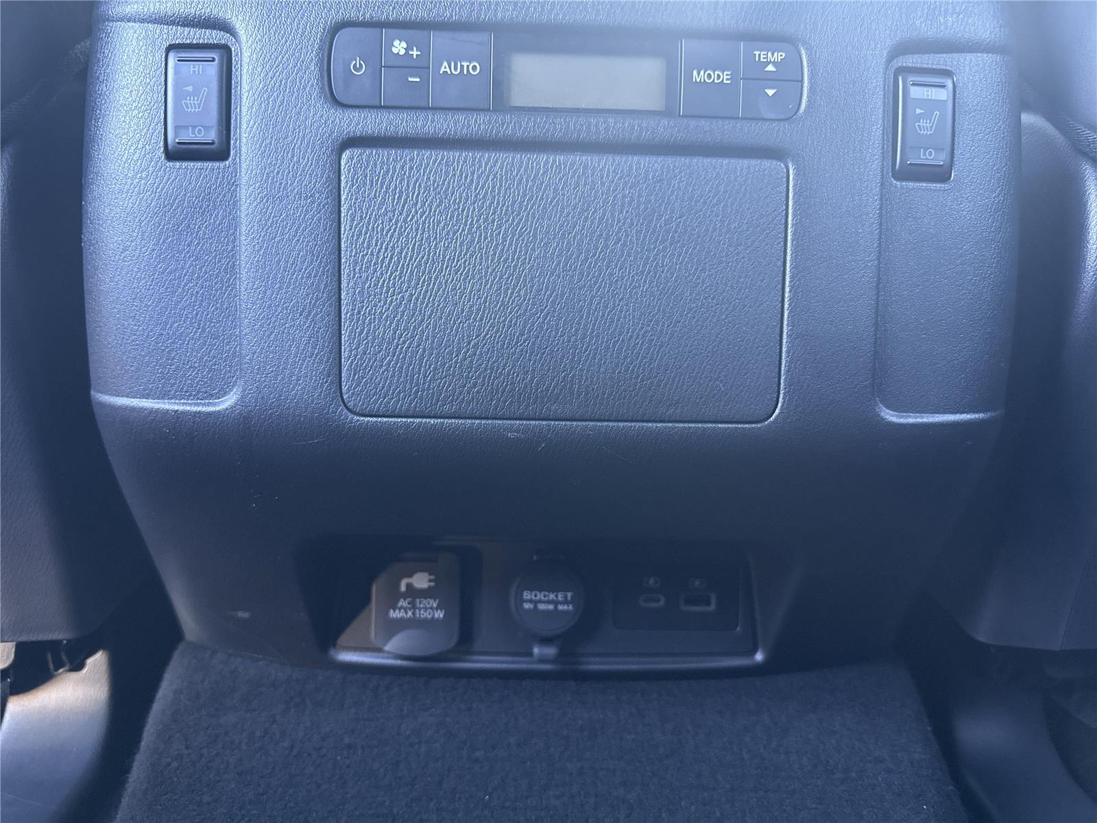 2022 Nissan Armada Platinum photo 28