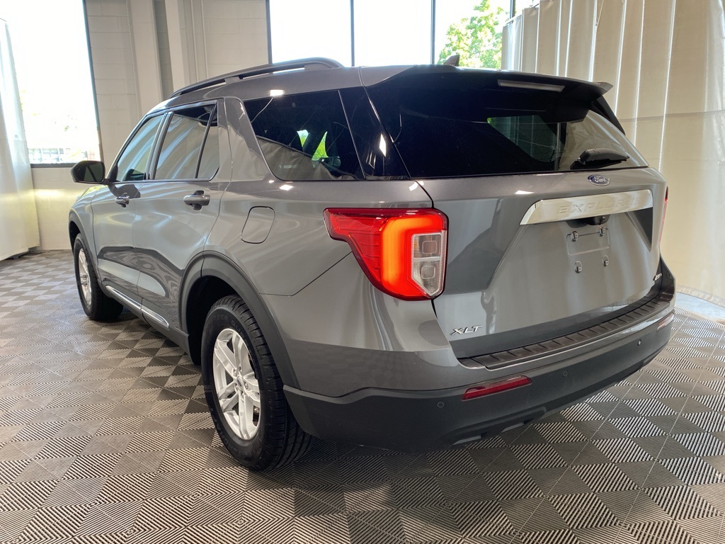 2022 Ford Explorer XLT photo 9