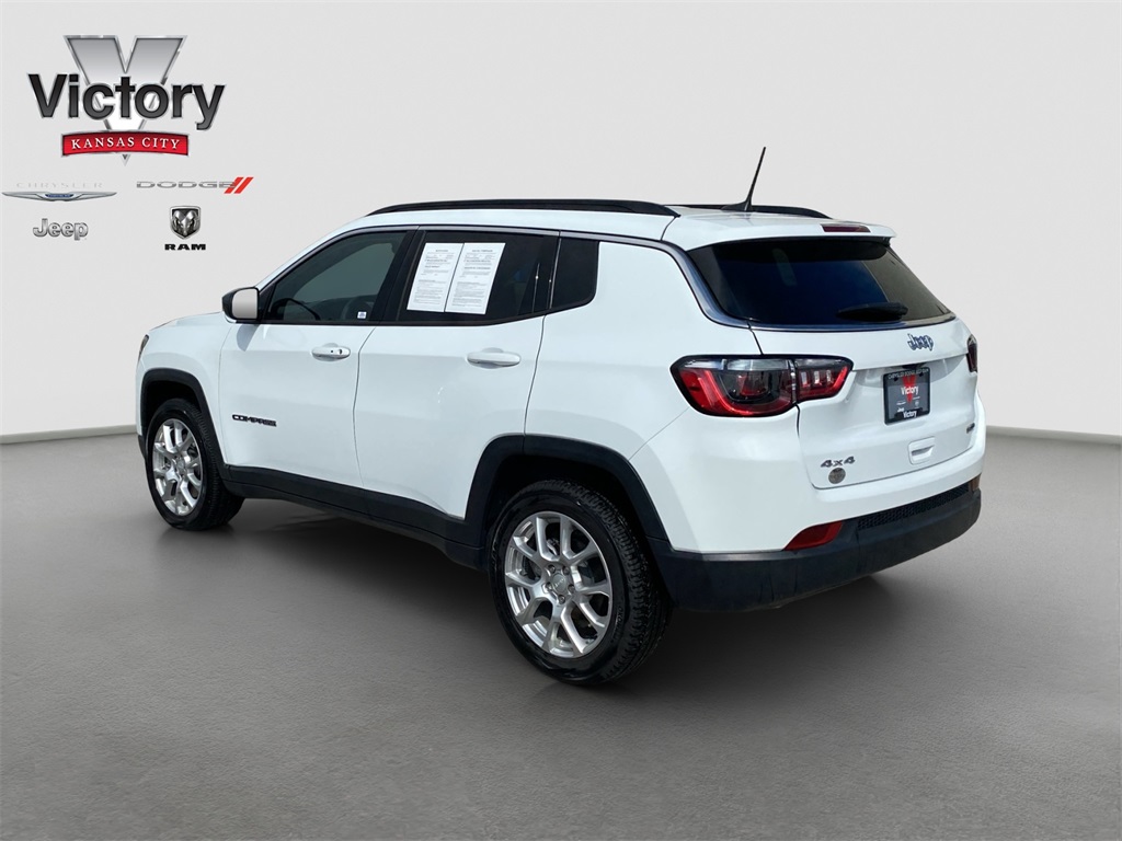 2024 Jeep Compass Latitude Lux photo 3