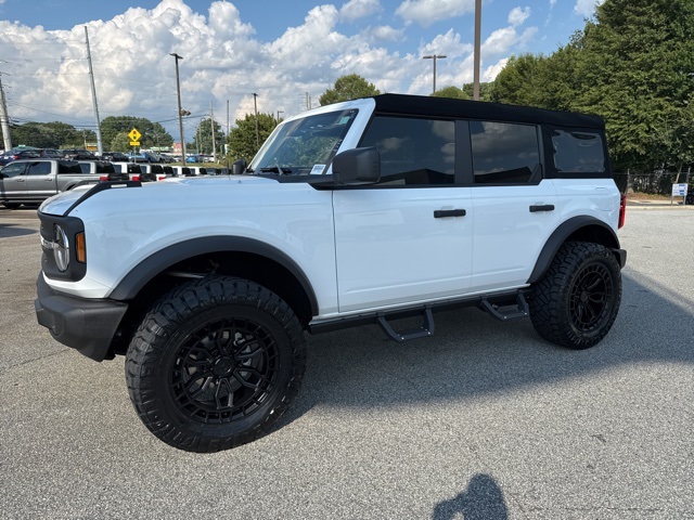 2025 Ford Bronco Base photo 6