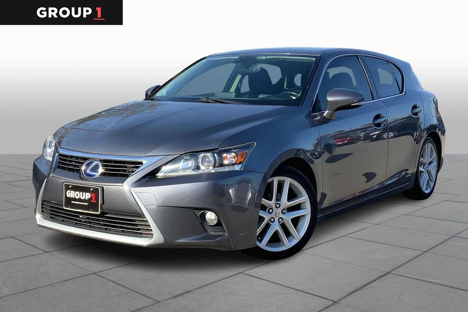 2015 Lexus CT Base's photo