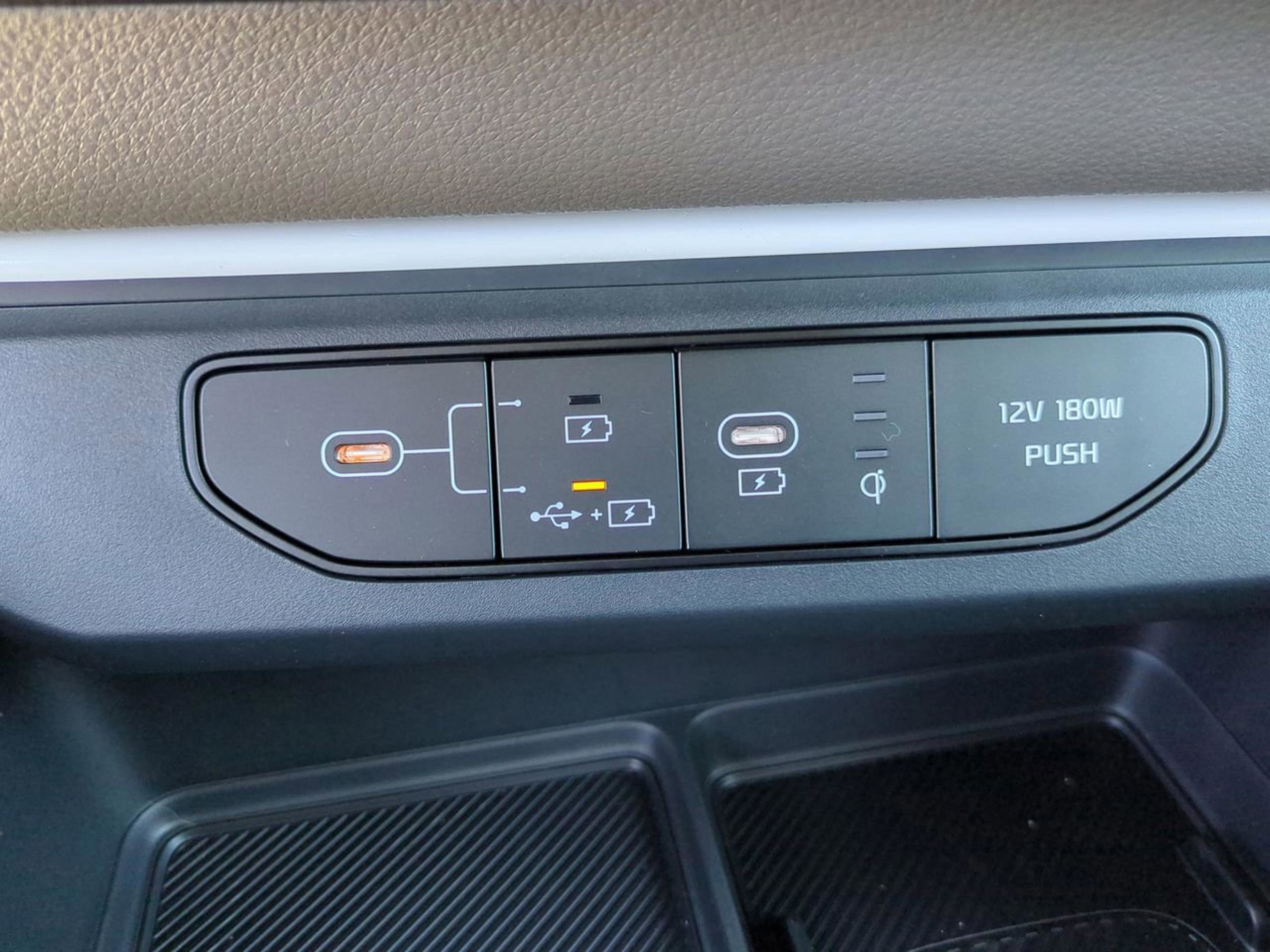 2026 Kia Carnival EX photo 24