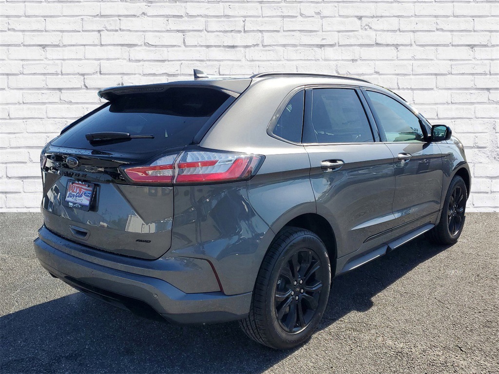 2024 Ford Edge SE photo 3