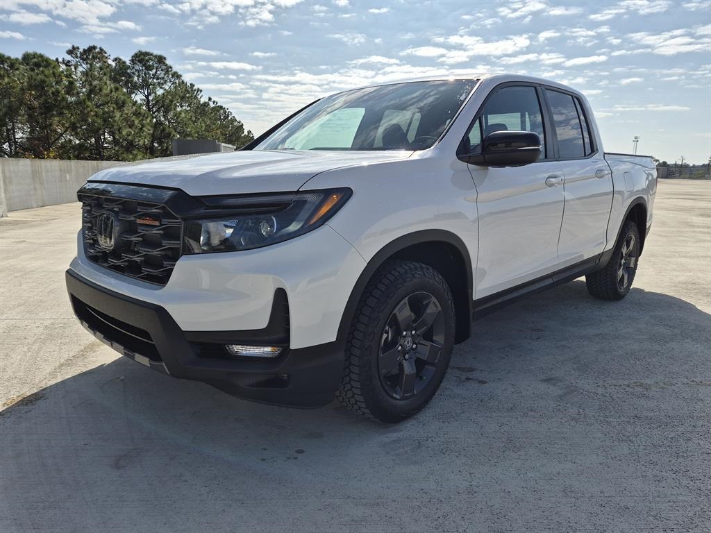 2026 Honda Ridgeline TrailSport photo 2
