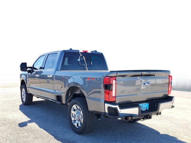 2025 Ford F-250 Lariat photo 3