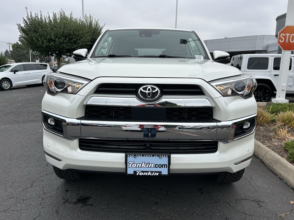 2022 Toyota 4Runner Limited photo 2