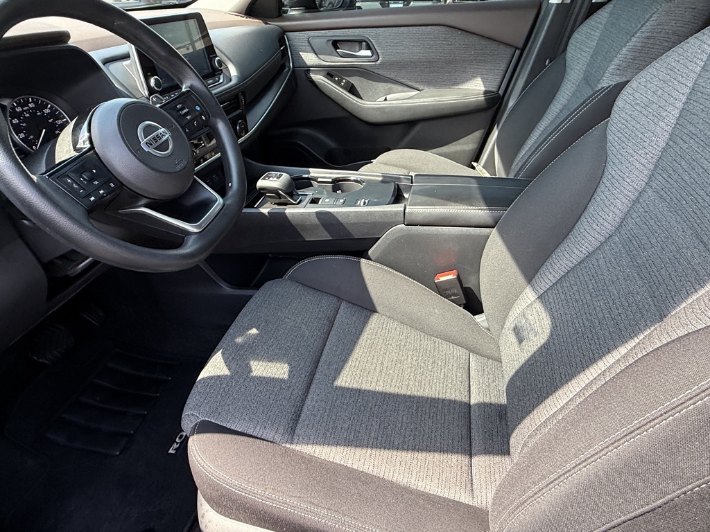2021 Nissan Rogue SV photo 11
