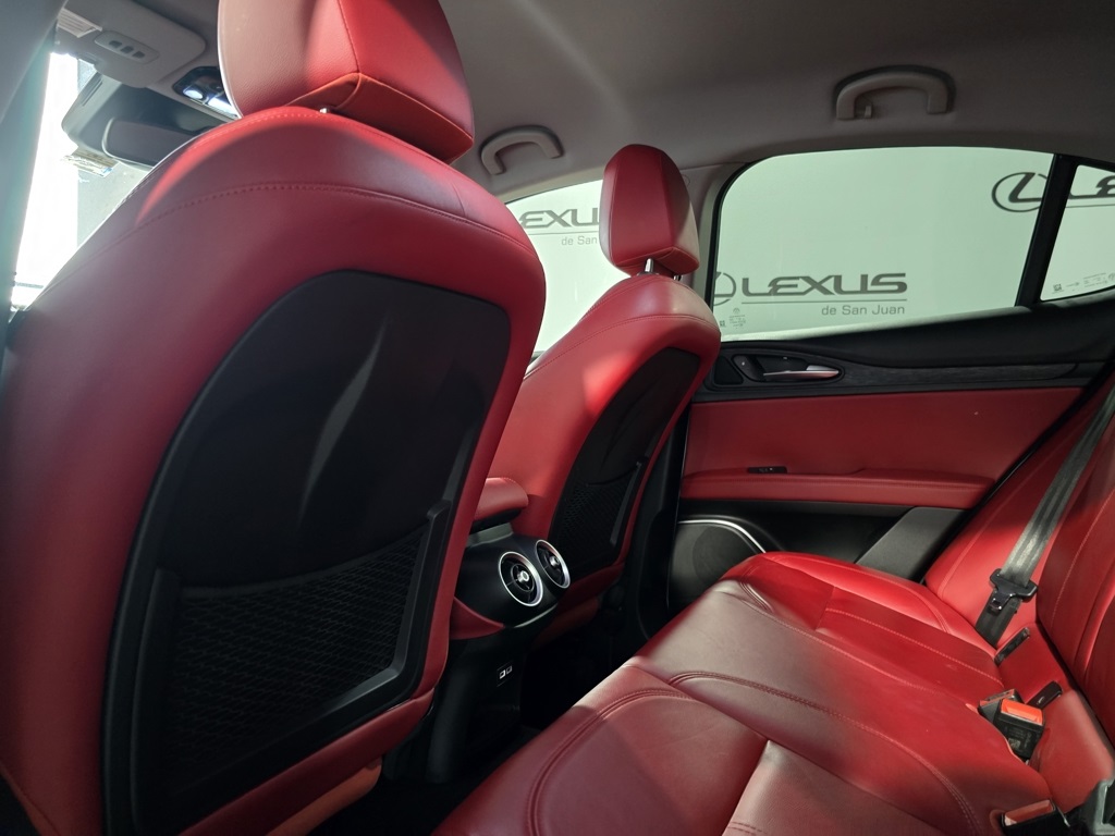 2019 Alfa Romeo Stelvio Base photo 22