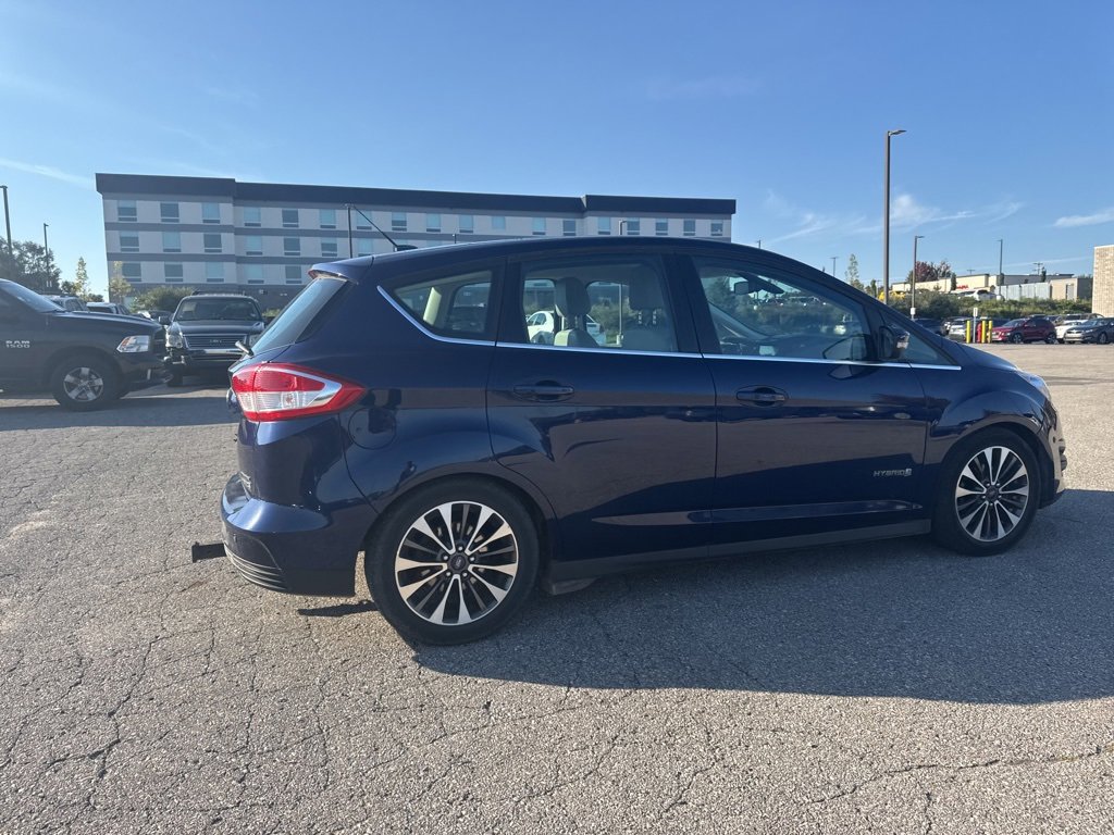 2017 Ford C-Max Hybrid Titanium photo 31